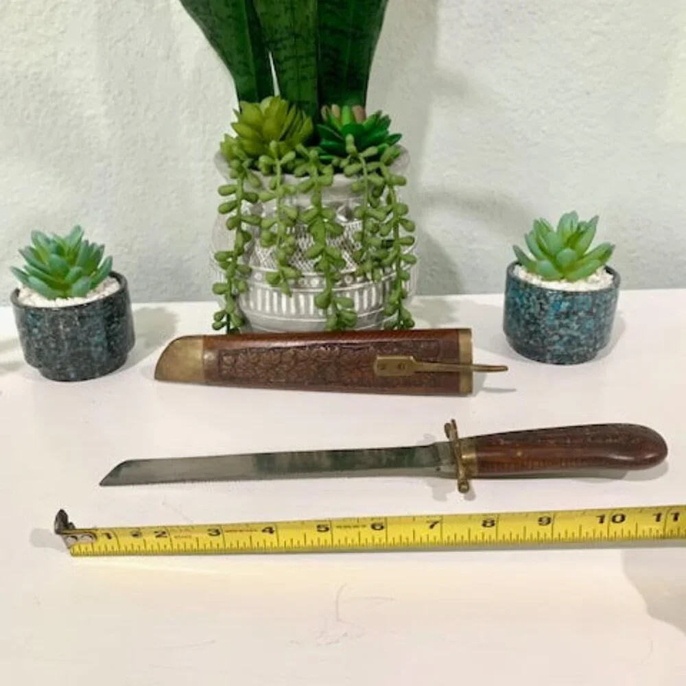 VINTAGE HAND CRAFTED INDIA CARVING SET